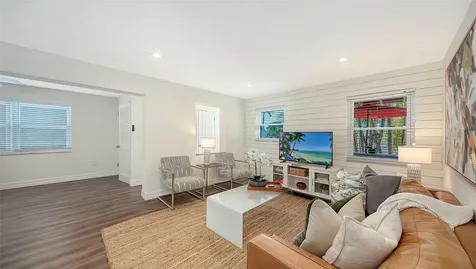662 Calle Del Otono Sarasota FL 34242