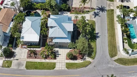 662 Calle Del Otono Sarasota FL 34242