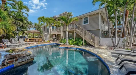 662 Calle Del Otono Sarasota FL 34242