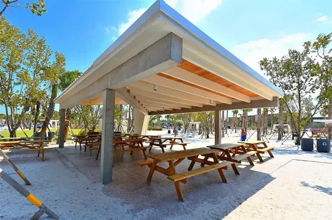 662 Calle Del Otono Sarasota FL 34242
