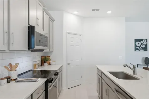 717 Farfields Street Deland FL 32724