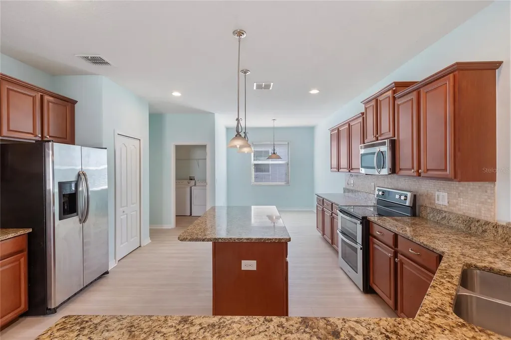 2626 Yukon Cliff Drive Ruskin FL 33570