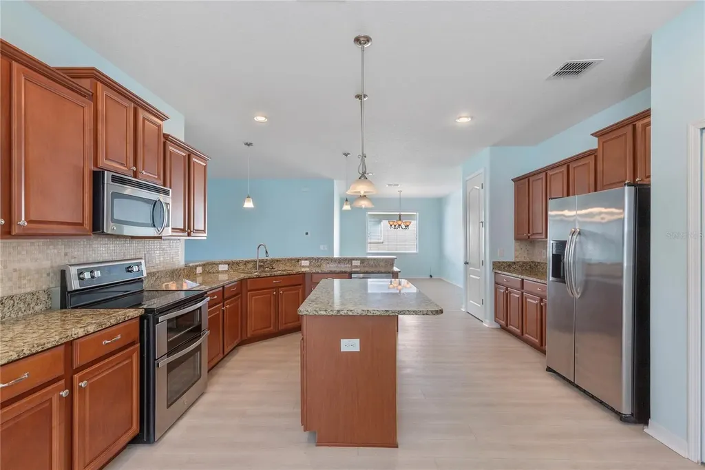 2626 Yukon Cliff Drive Ruskin FL 33570