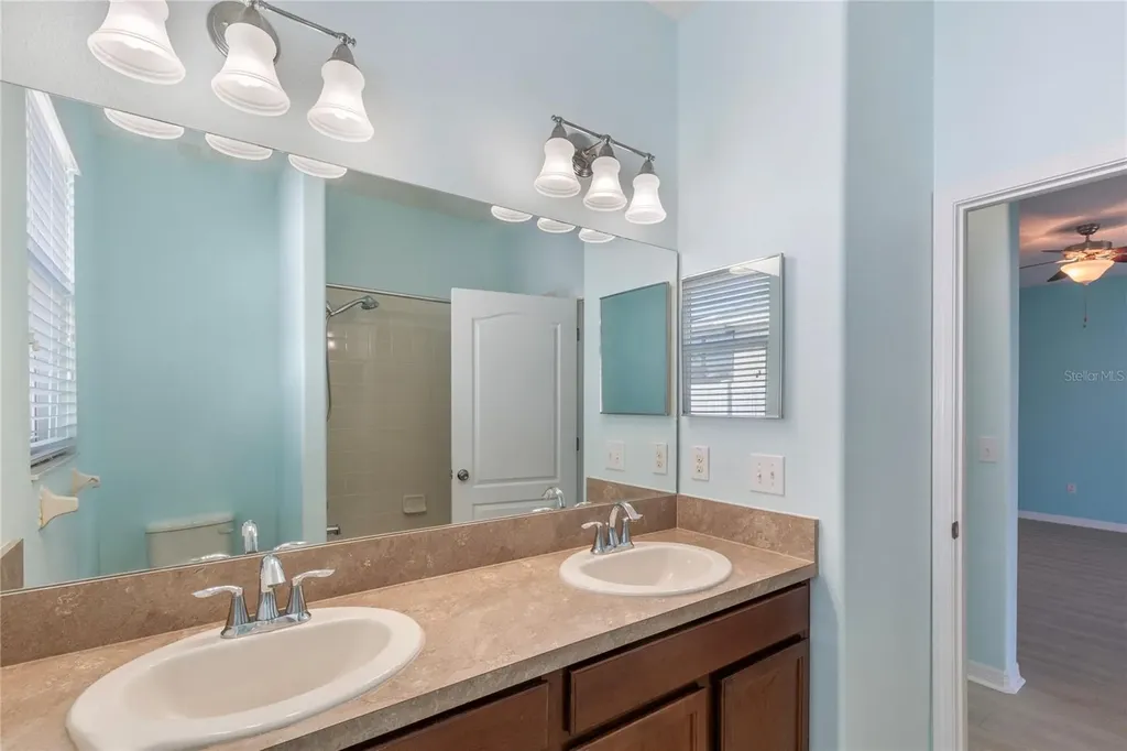 2626 Yukon Cliff Drive Ruskin FL 33570