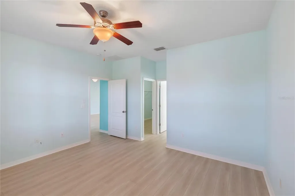 2626 Yukon Cliff Drive Ruskin FL 33570