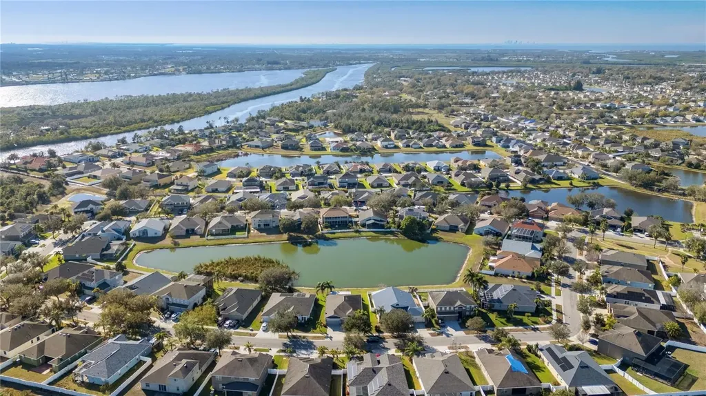 2626 Yukon Cliff Drive Ruskin FL 33570
