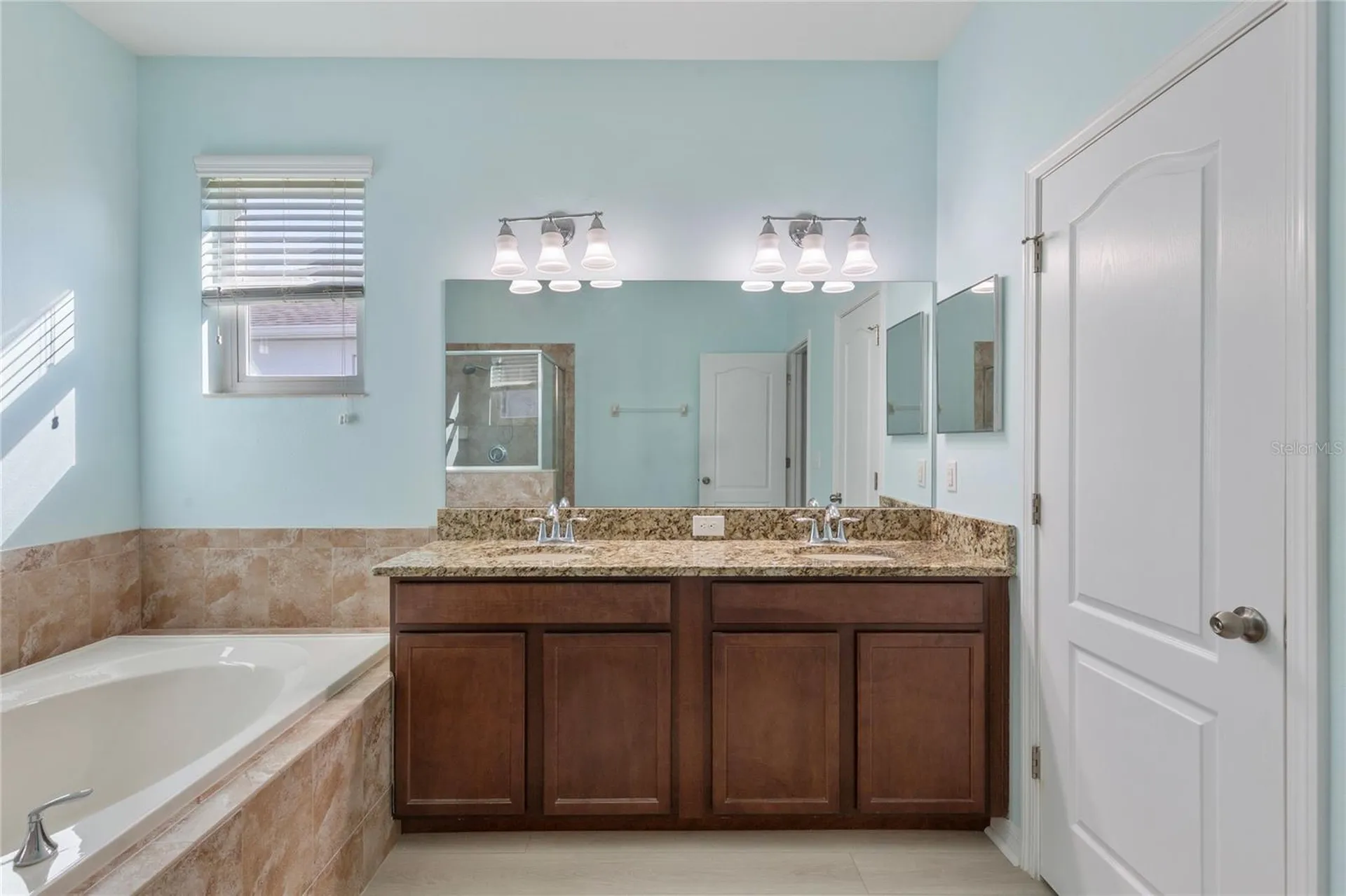 2626 Yukon Cliff Drive Ruskin FL 33570