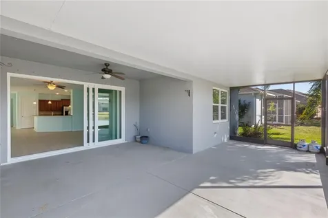 2626 Yukon Cliff Drive Ruskin FL 33570