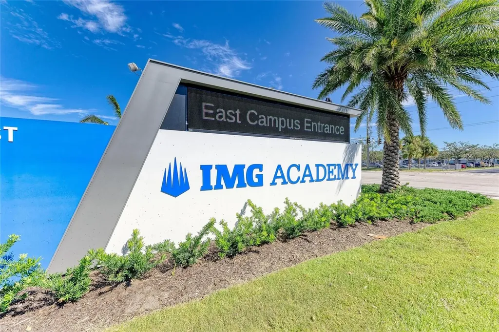6107 45th Street W Bradenton FL 34210