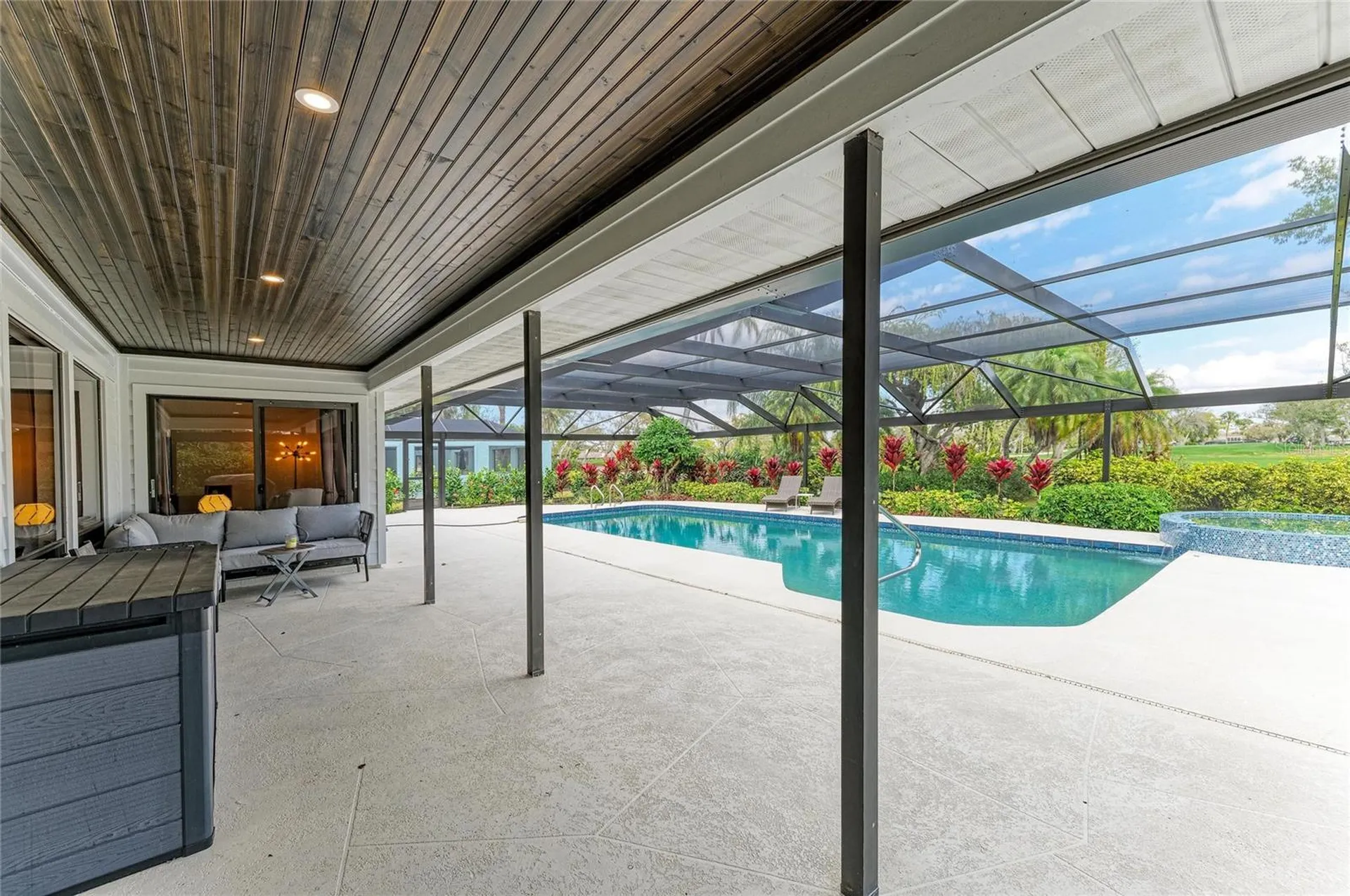 6107 45th Street W Bradenton FL 34210