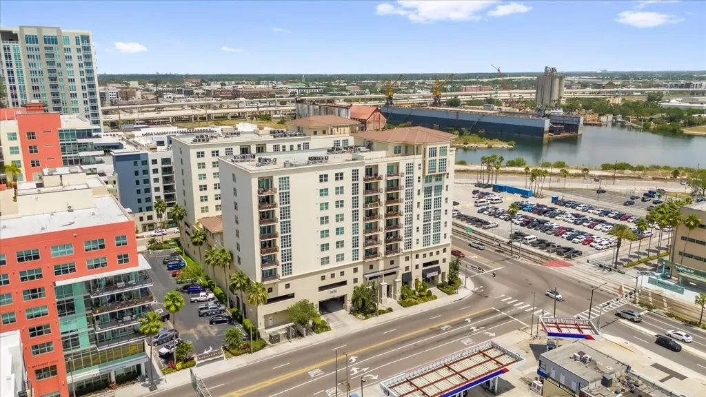 1238 E Kennedy Boulevard Tampa FL 33602