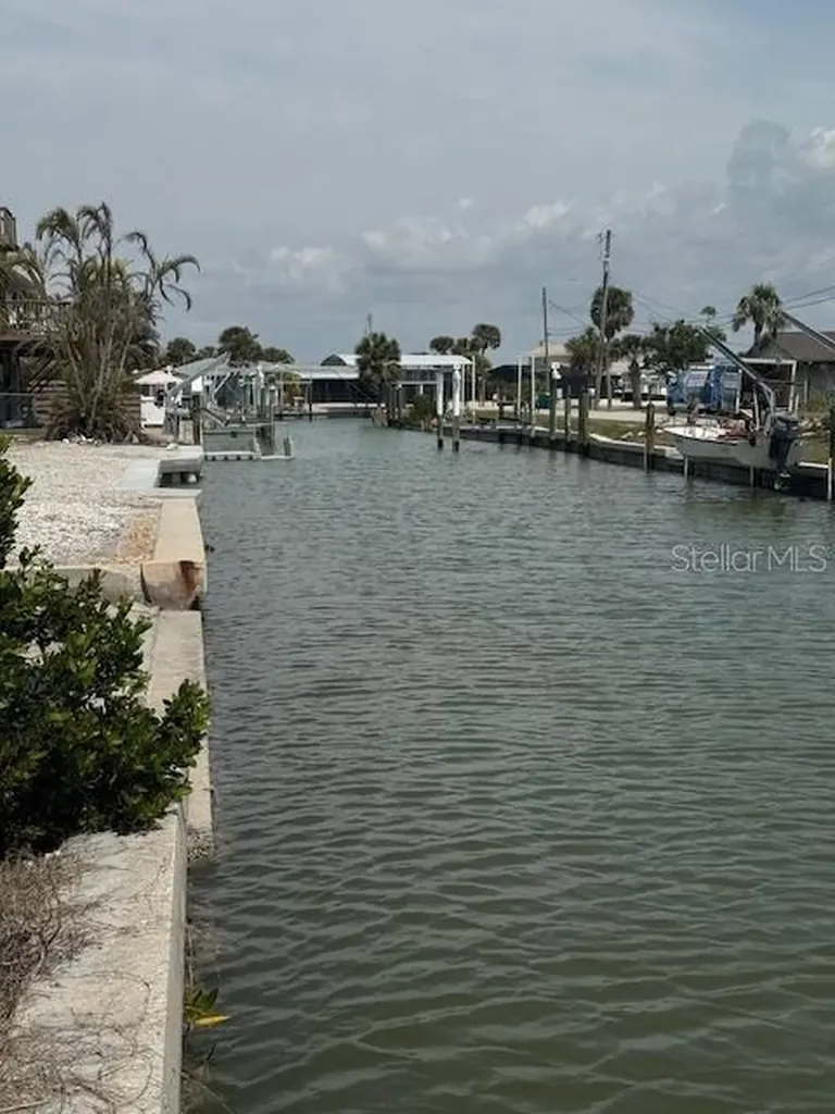 1275 Holiday Drive Englewood FL 34223
