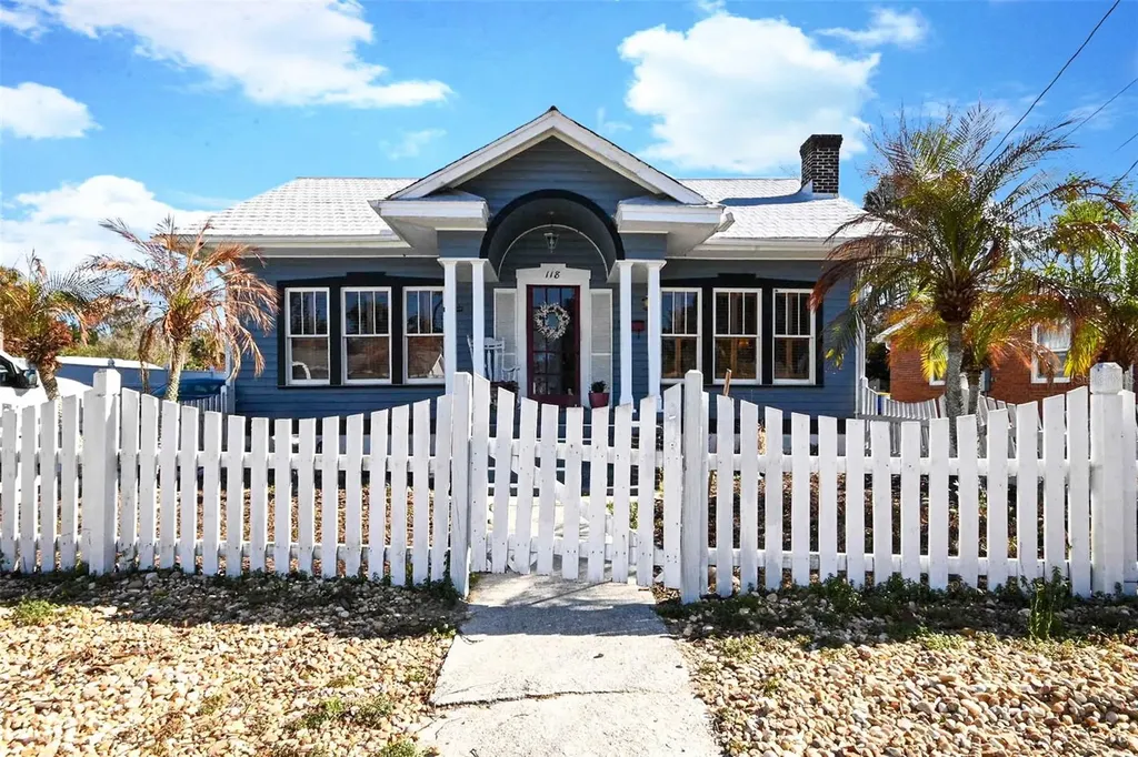 118 E Yelkca Terrace Edgewater FL 32132
