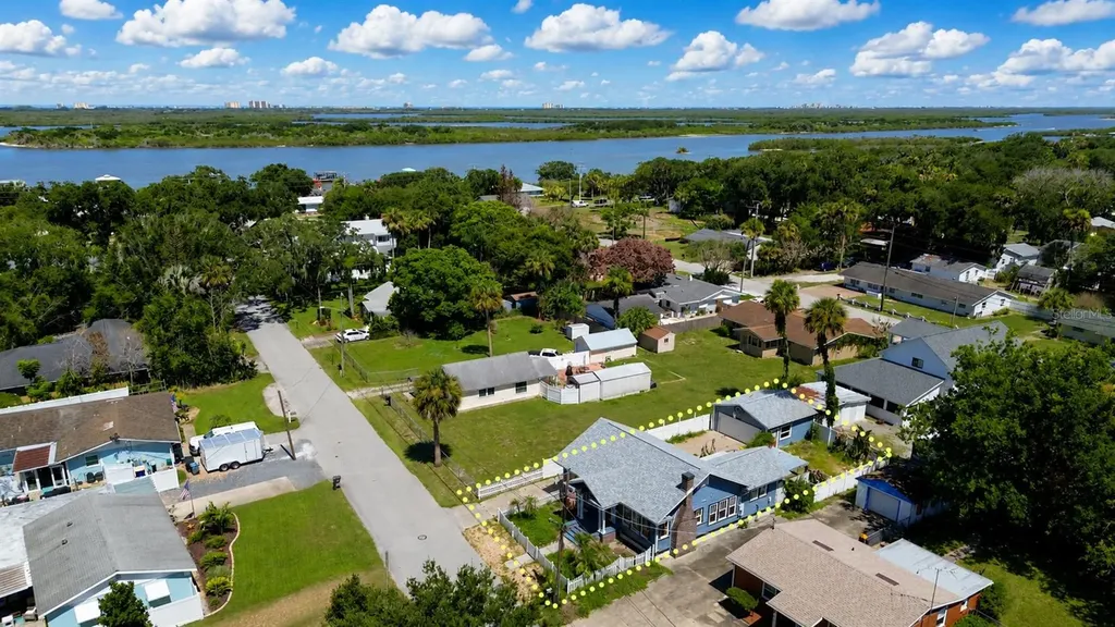 118 E Yelkca Terrace Edgewater FL 32132