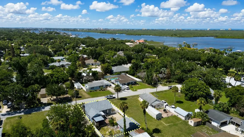 118 E Yelkca Terrace Edgewater FL 32132