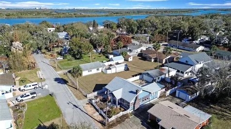 118 E Yelkca Terrace Edgewater FL 32132
