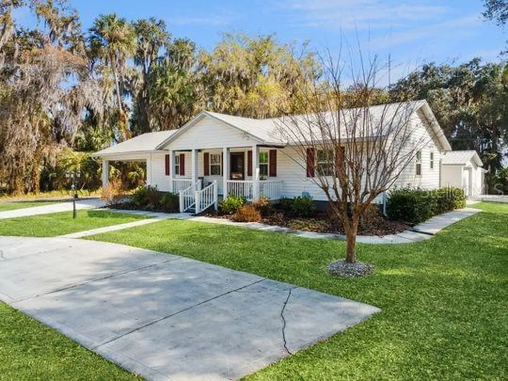 10744 W Beach Parkway Lake Wales FL 33898