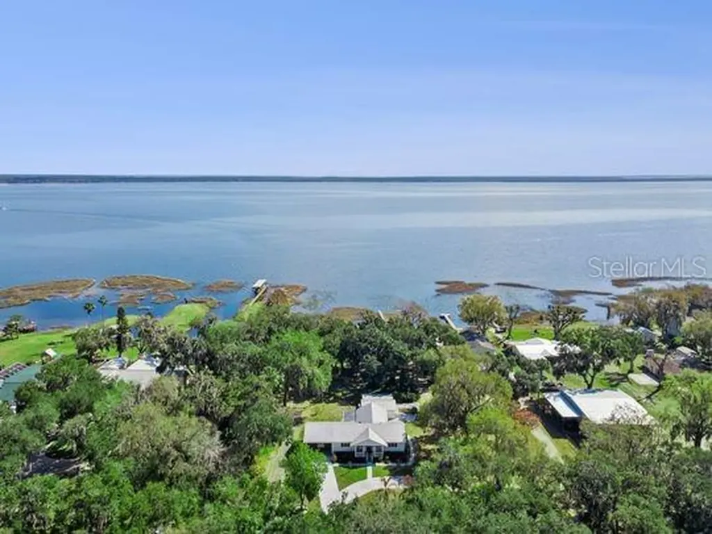 10744 W Beach Parkway Lake Wales FL 33898