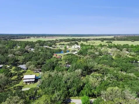 10744 W Beach Parkway Lake Wales FL 33898