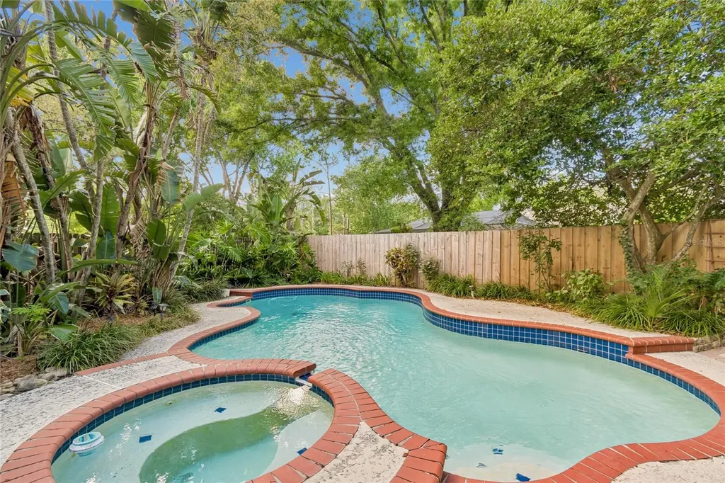 4438 Summer Oak Drive Tampa FL 33618