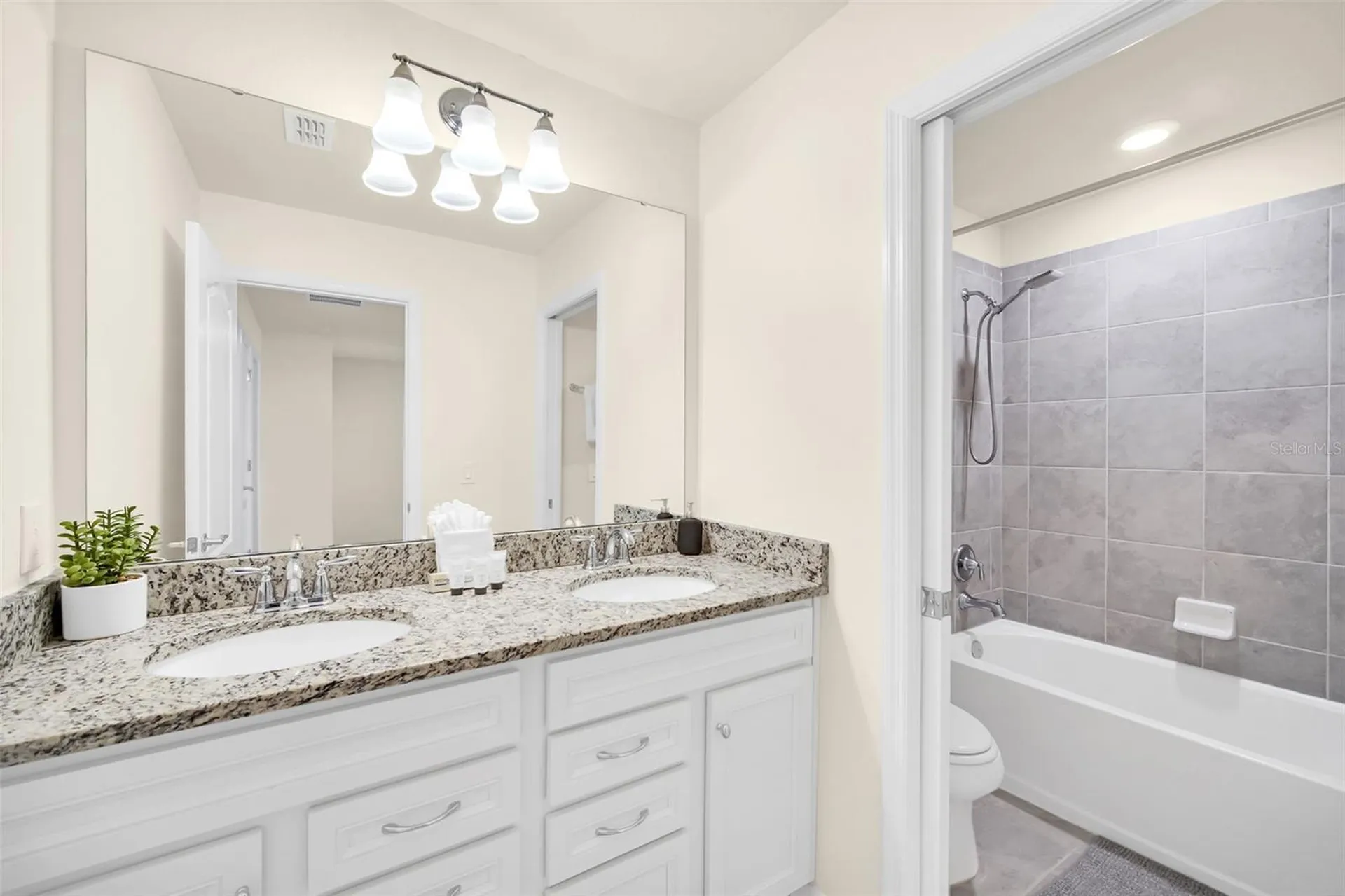 7487 Oakmoss Loop Davenport FL 33837