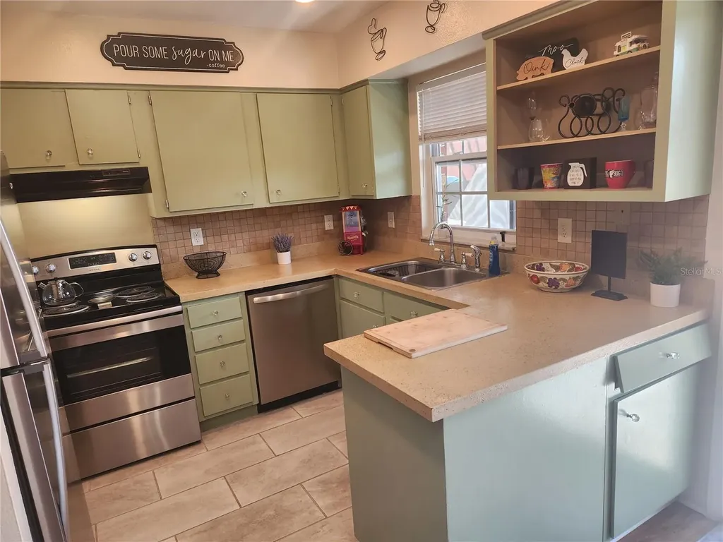 1920 E Edgewood Drive Lakeland FL 33803