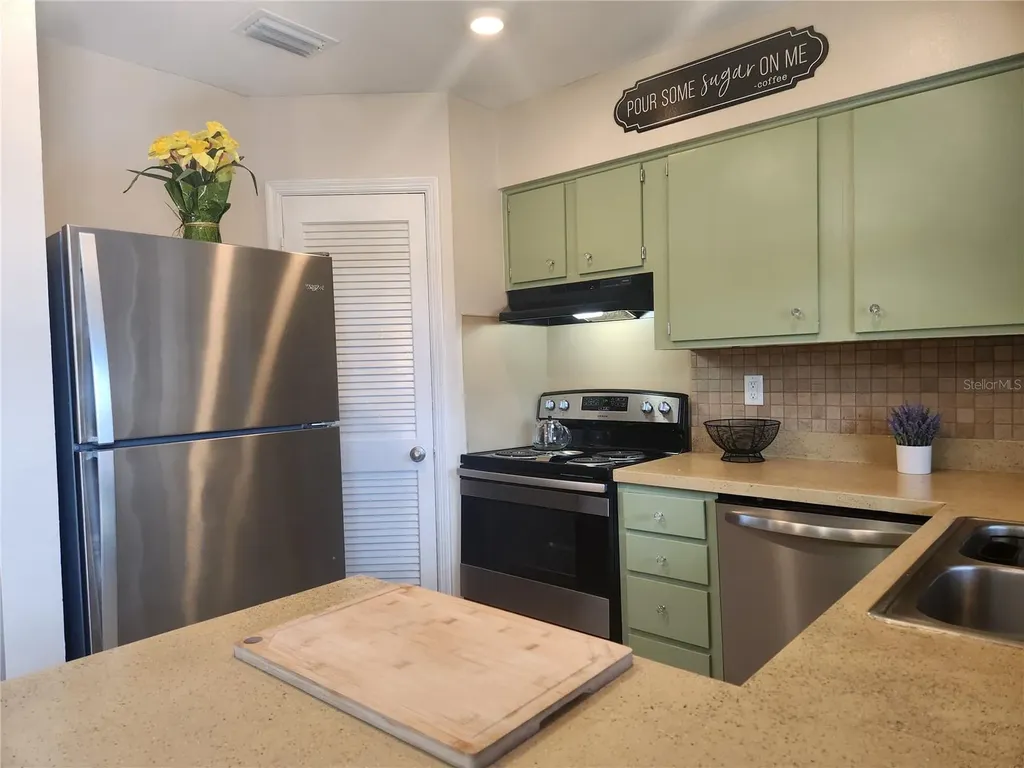 1920 E Edgewood Drive Lakeland FL 33803