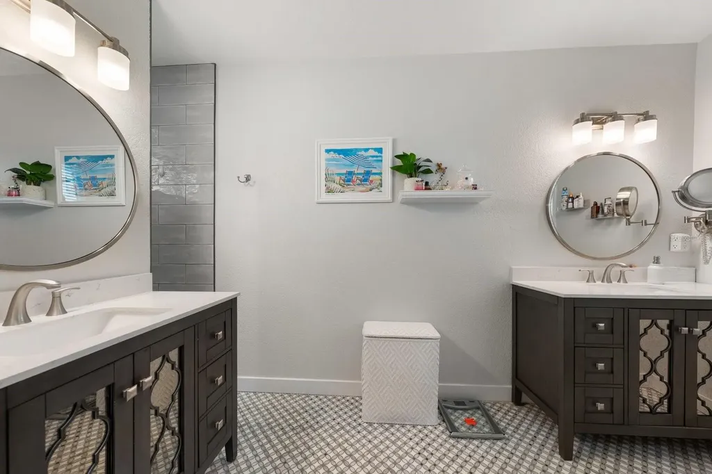 216 Grove Circle S Dunedin FL 34698