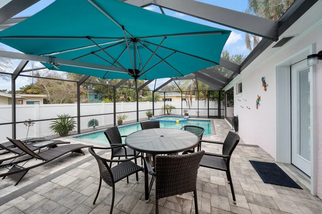 216 Grove Circle S Dunedin FL 34698