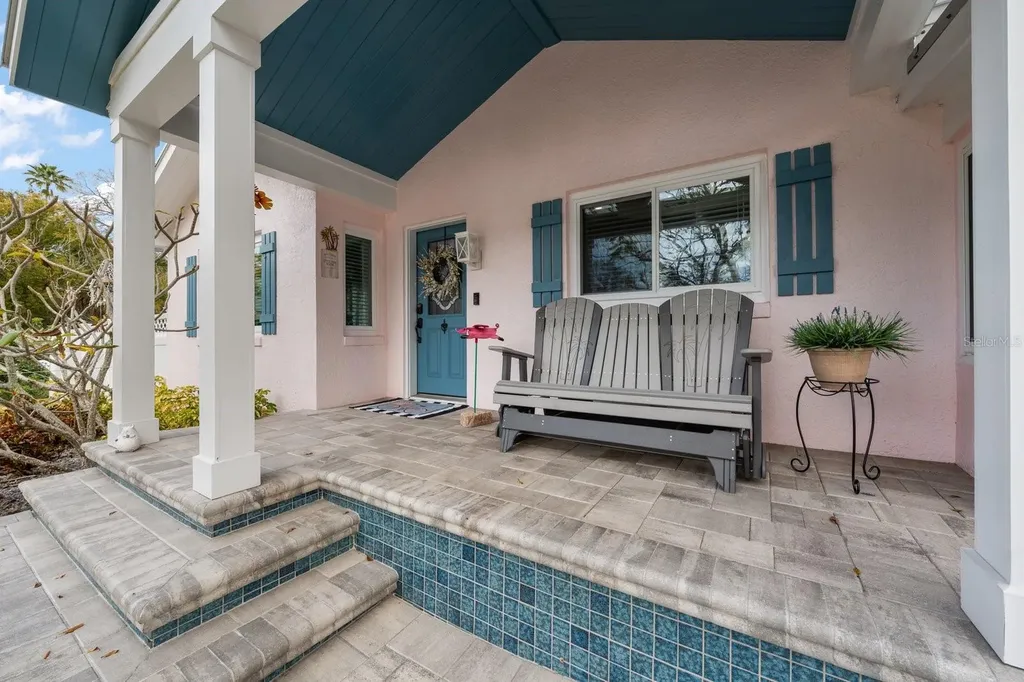 216 Grove Circle S Dunedin FL 34698