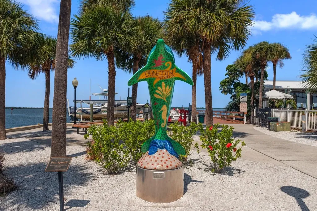 216 Grove Circle S Dunedin FL 34698