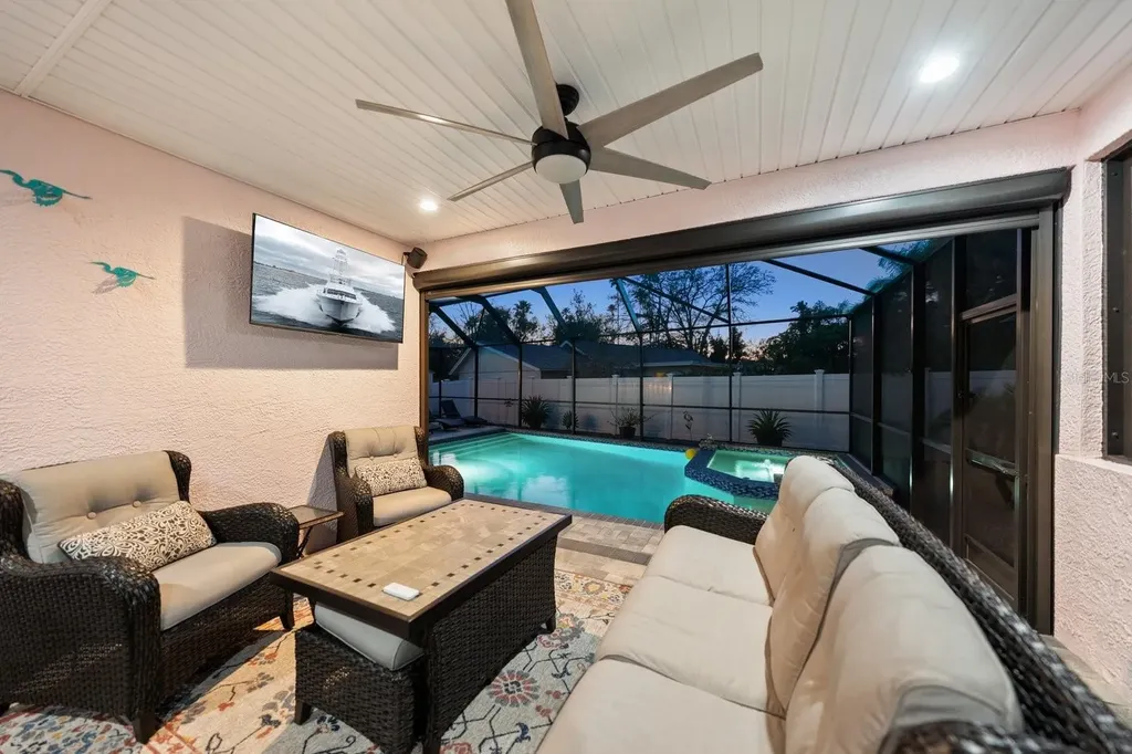 216 Grove Circle S Dunedin FL 34698