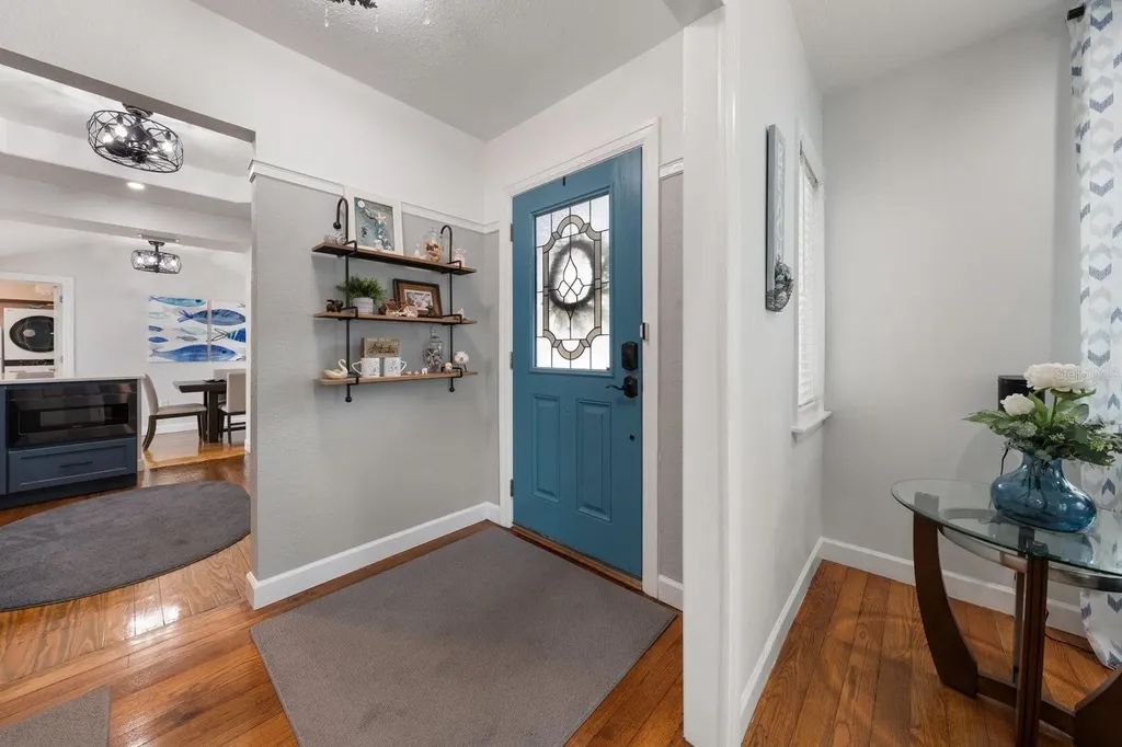 216 Grove Circle S Dunedin FL 34698