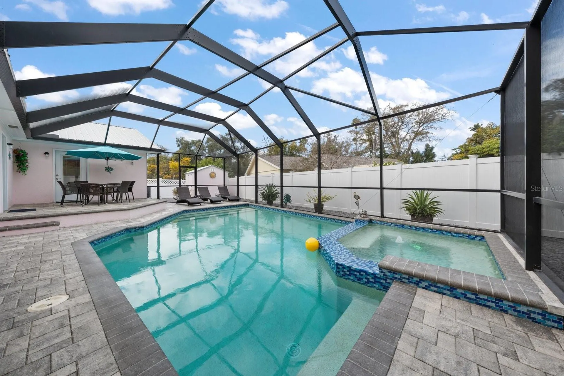 216 Grove Circle S Dunedin FL 34698