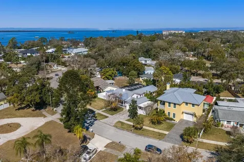 216 Grove Circle S Dunedin FL 34698