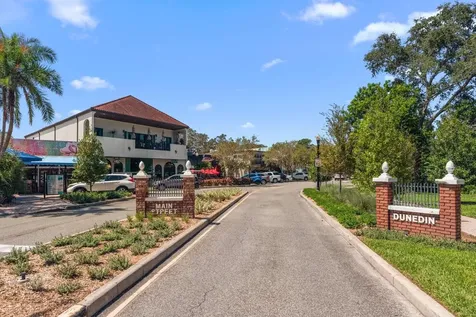 216 Grove Circle S Dunedin FL 34698