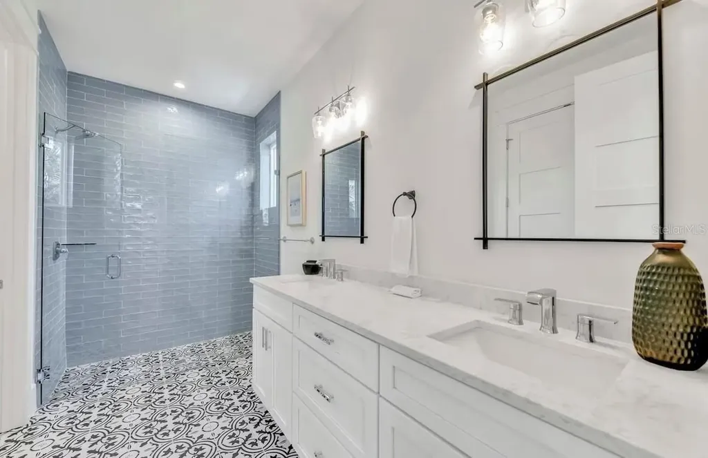 2403 Avenue C Bradenton Beach FL 34217