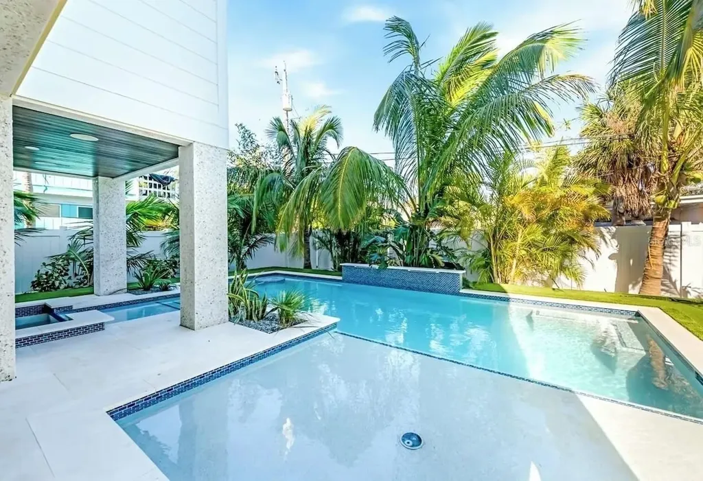 2403 Avenue C Bradenton Beach FL 34217
