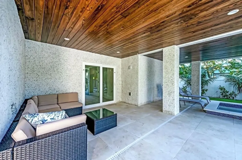 2403 Avenue C Bradenton Beach FL 34217