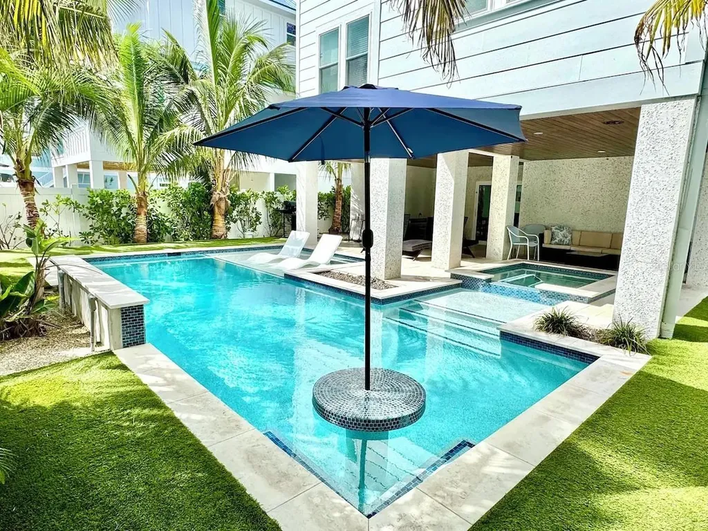 2403 Avenue C Bradenton Beach FL 34217