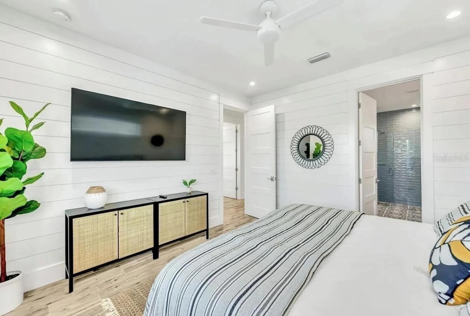 2403 Avenue C Bradenton Beach FL 34217