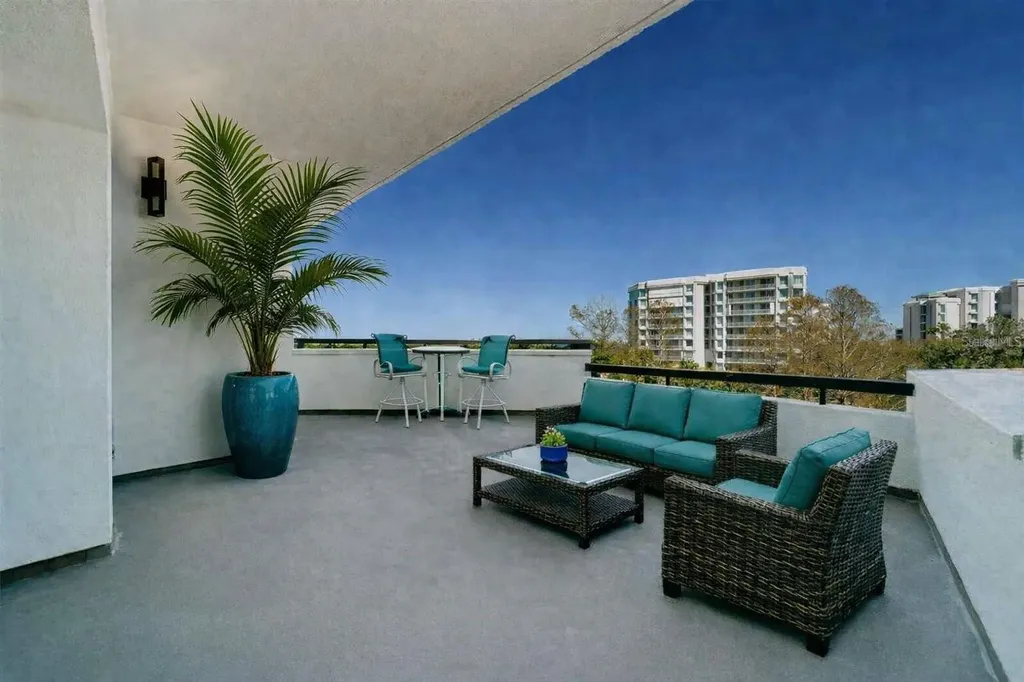 8 Belleview Boulevard Belleair FL 33756