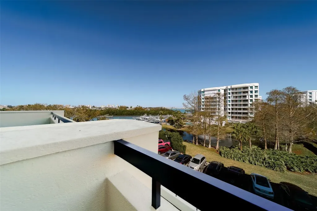 8 Belleview Boulevard Belleair FL 33756