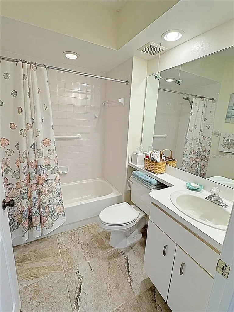 6205 Shoreline Drive St Petersburg FL 33708