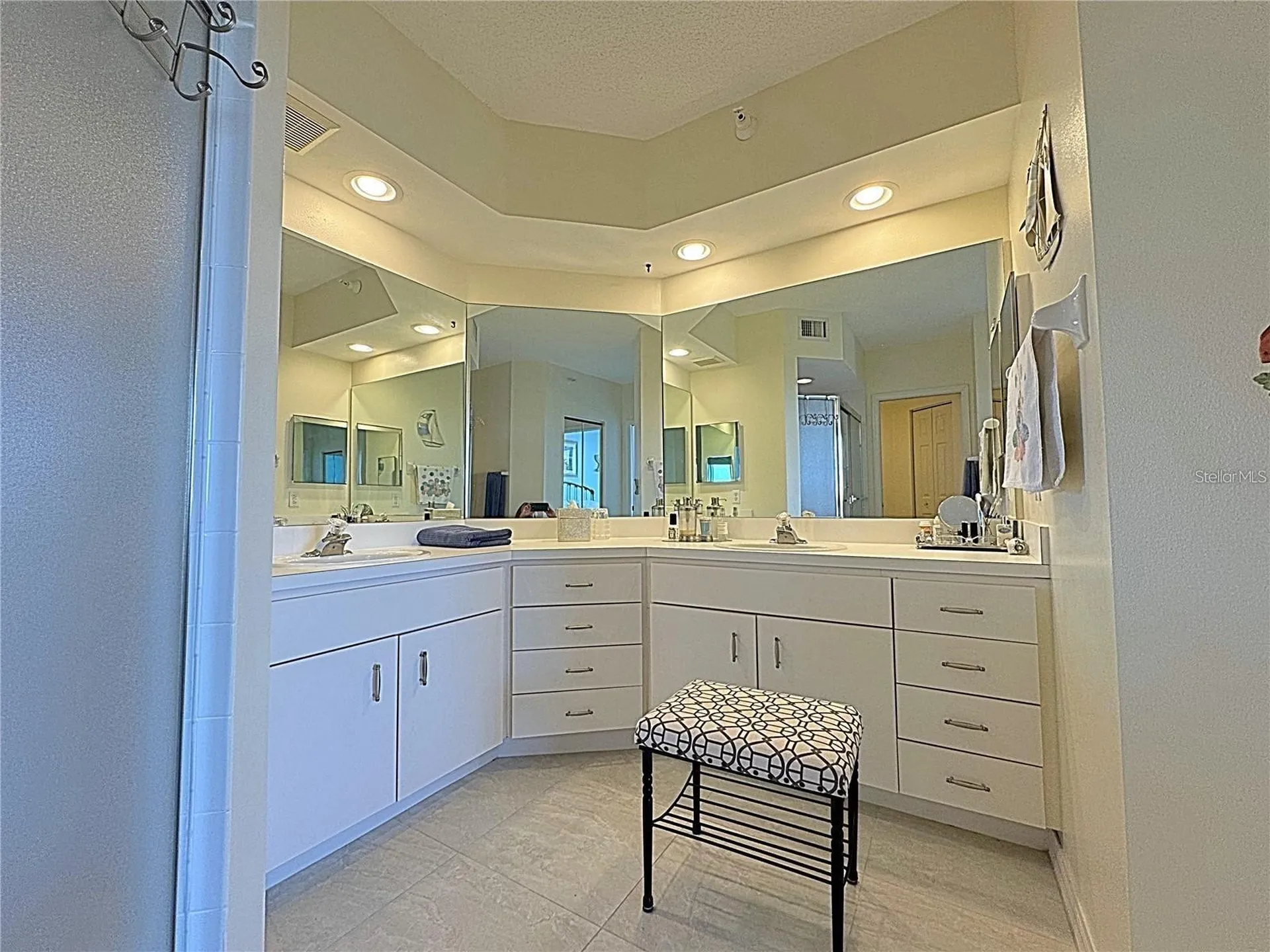 6205 Shoreline Drive St Petersburg FL 33708
