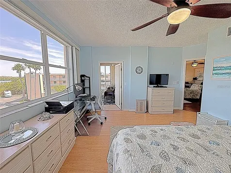 6205 Shoreline Drive St Petersburg FL 33708