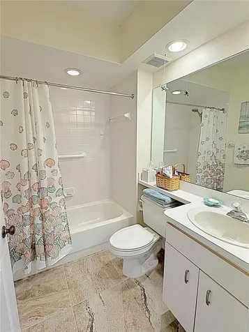 6205 Shoreline Drive St Petersburg FL 33708