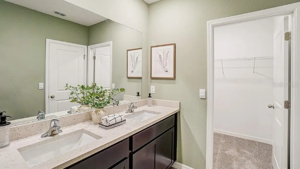 32537 Midsummer Night Lane Wesley Chapel FL 33543