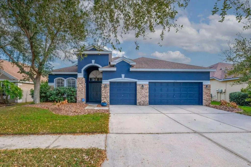 16315 Bridgelawn Avenue Lithia FL 33547