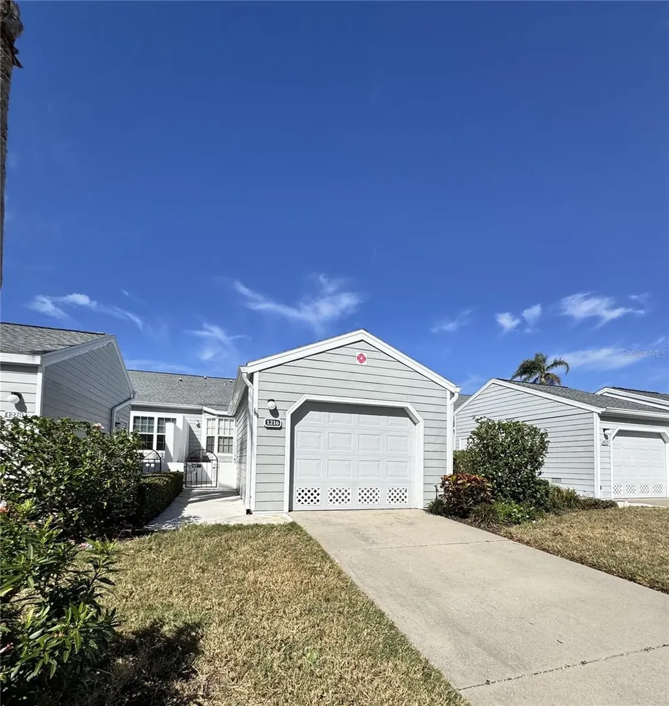 1216 Spoonbill Landings Circle Bradenton FL 34209